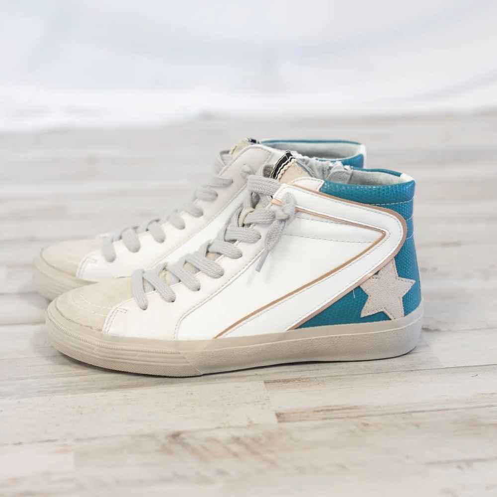 NWT Roxanne sneaker teal lizard